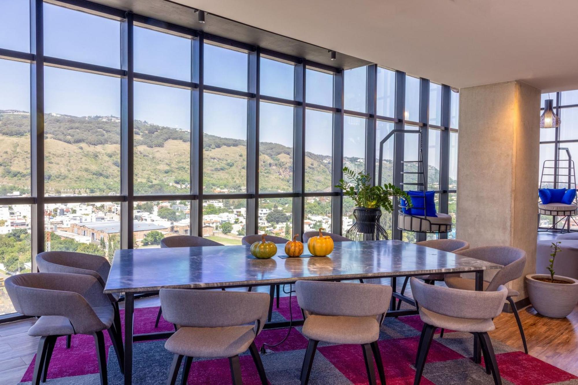 Отель Aloft Guadalajara Sur Санта-Анита Экстерьер фото