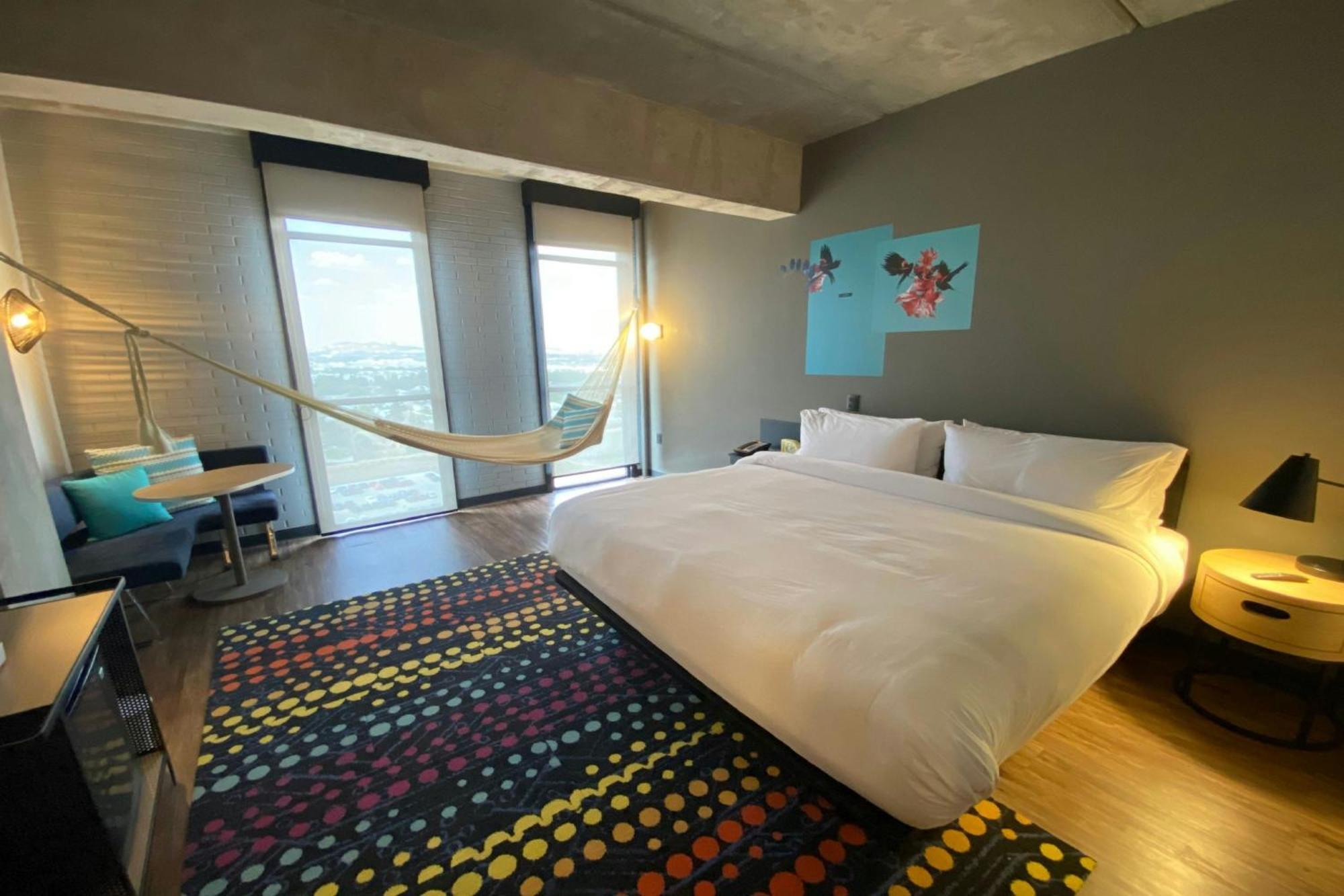 Отель Aloft Guadalajara Sur Санта-Анита Экстерьер фото
