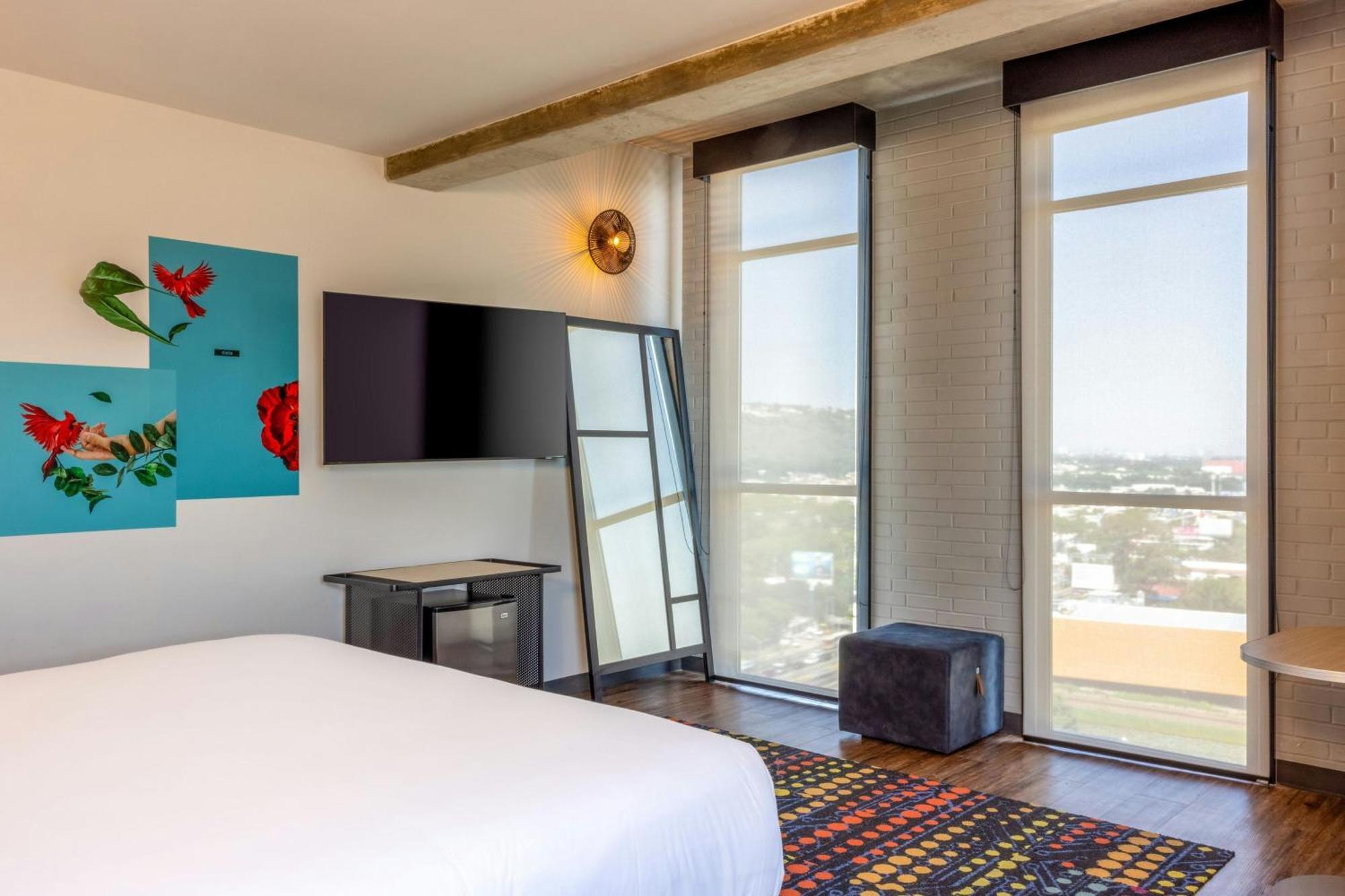 Отель Aloft Guadalajara Sur Санта-Анита Экстерьер фото