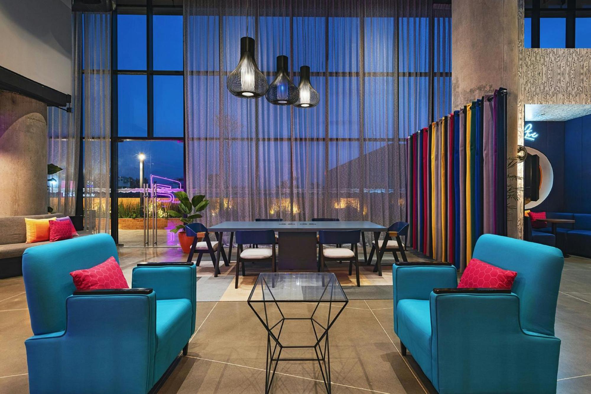 Отель Aloft Guadalajara Sur Санта-Анита Экстерьер фото